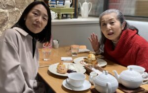 横浜支部の先輩と、心が和むお茶の時間